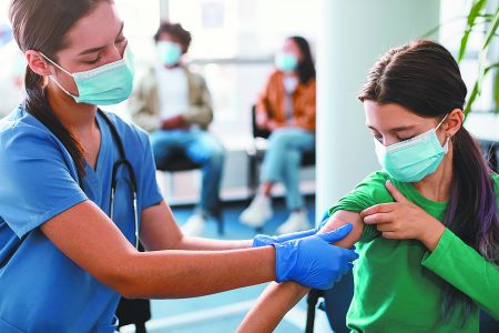 Εμβόλια για τον κορωνοϊό – Καμία επίπτωση στον έμμηνο κύκλο των γυναικών