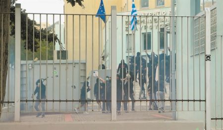 Σκοτάδια και φαντάσματα