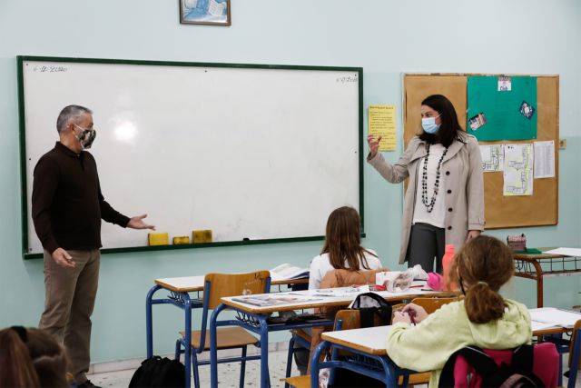 Κεραμέως – Το μήνυμά της για το άνοιγμα των σχολείων | tovima.gr