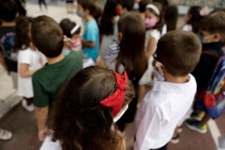 Παυλάκης – Πότε θα έρθει το τέλος της πανδημίας – Πώς θα «θωρακιστούν» τα σχολεία