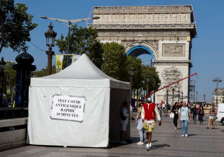 Πώς η Γαλλία βάζει φρένο στις απάτες των influencers