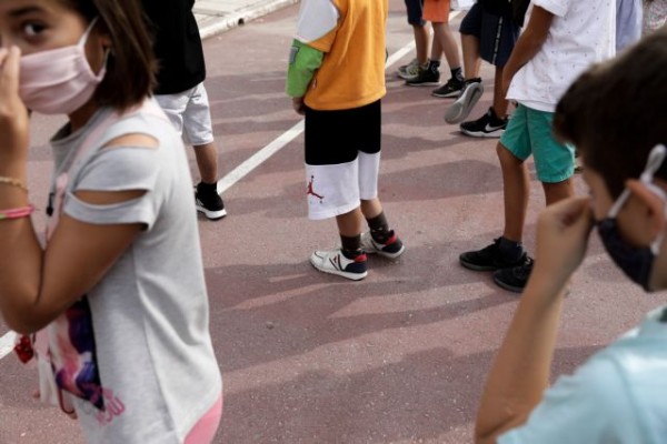 Κορωνοϊός – Αγώνας δρόμου για να ανατραπεί η διασπορά – Oι 2 άξονες για την ασφάλεια στα σχολεία | tovima.gr