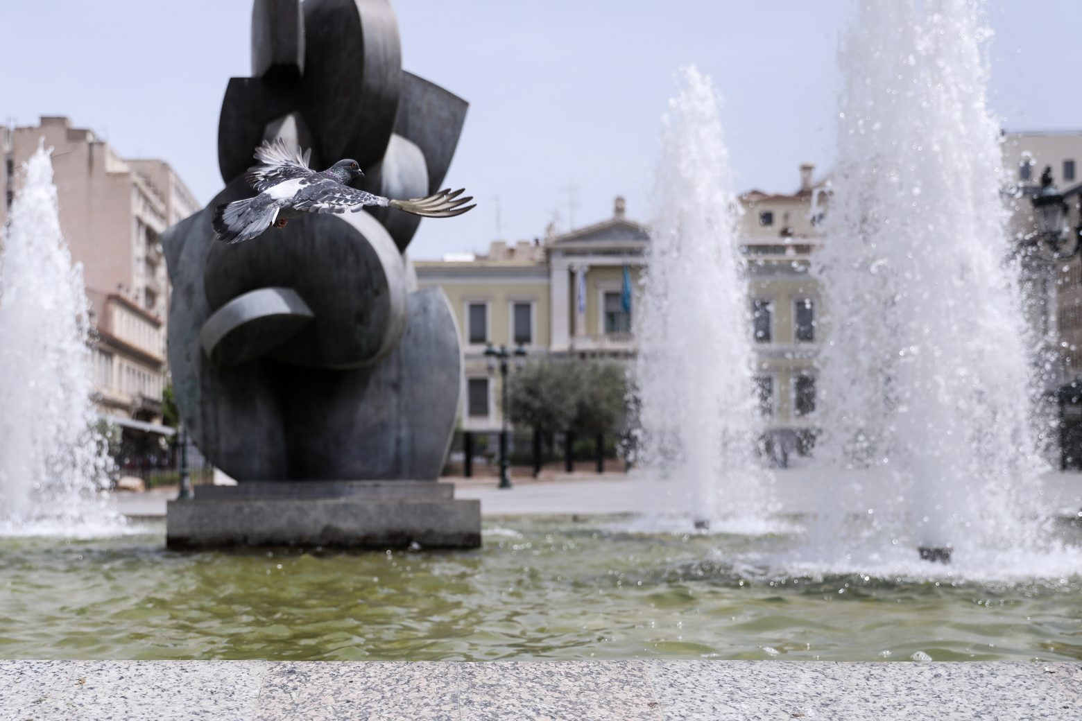 Καιρός: Υψηλές θερμοκρασίες με βροχές στα ορεινά – Ηλιοφάνεια στην Αττική