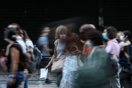 Κορωνοϊός – Σε τέλμα οι εμβολιασμοί – Εκτιμήσεις-εφιάλτης για αναζωπύρωση της πανδημίας