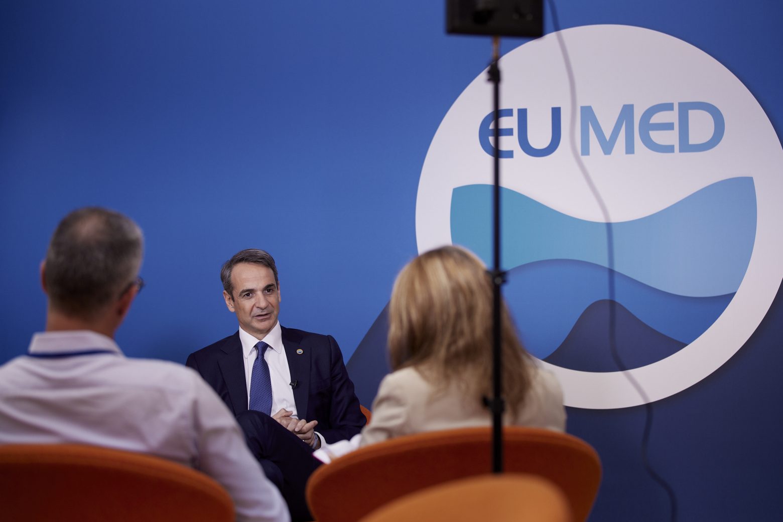 Μητσοτάκης στο Reuters – Βιώσιμη οικονομία με τερματισμό της υπερφορολόγησης για τη μεσαία τάξη