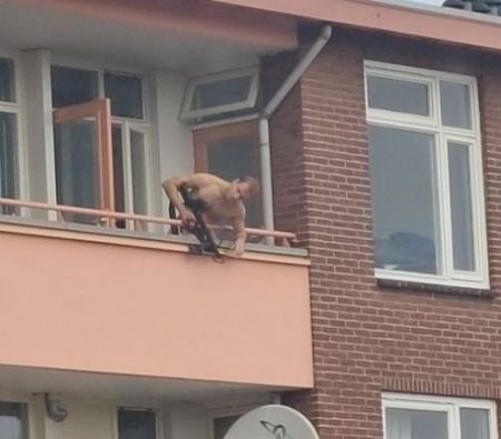 Ολλανδία – Δύο νεκροί από επίθεση – Άντρας έριχνε από το μπαλκόνι με βαλλίστρα