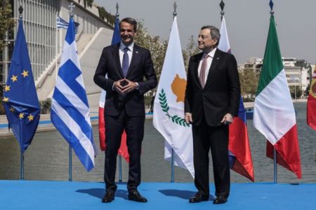 Σε εξέλιξη οι εργασίες της EUMED 9 – Τι συζήτησαν κατ’ ιδίαν Μητσοτάκη και Ντράγκι