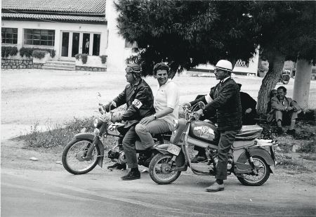 Αρχείο Θεοδωράκη – Θησαυρός τεκμηρίων από τη ζωή και το έργο του Μίκης Θεοδωράκης – Τεκμήρια μιας πληθωρικής ζωής