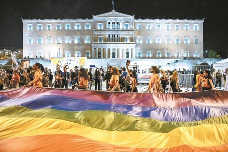 Ποιοι και γιατί επενδύουν στη «συντηρητική ατζέντα»