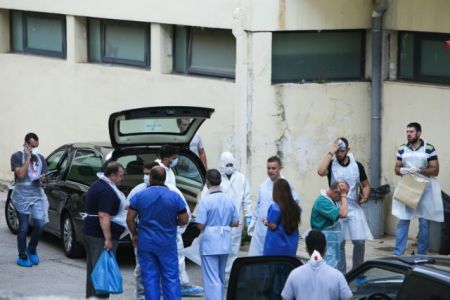 Λαζανάς – Αρνητές ζητούν εκταφές συγγενών τους για να δουν αν πέθαναν από κορωνοϊό – «Είμαστε τρελοκομείο»