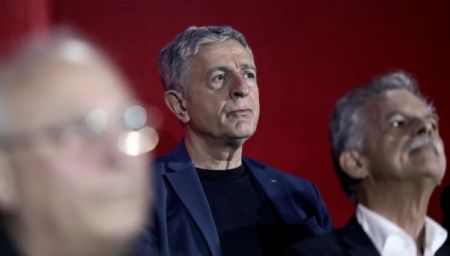 Τα «μαζεύει» ο Κούλογλου για τα περί… ισοπαλίας Μητσοτάκη-Τσίπρα