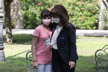 Στο Προεδρικό μέγαρο η 12χρονη Αφγανή που πήρε υποτροφία στη Βοστώνη