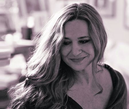 Ευανθία Ρεμπούτσικα – «Να ζήσουμε τη ζωή μας όπως την ονειρευόμαστε»