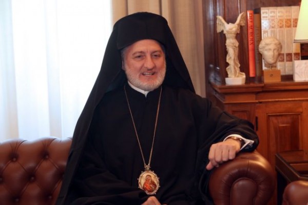 Mitsotakis to meet Elpidophoros after archbishop’s public apology