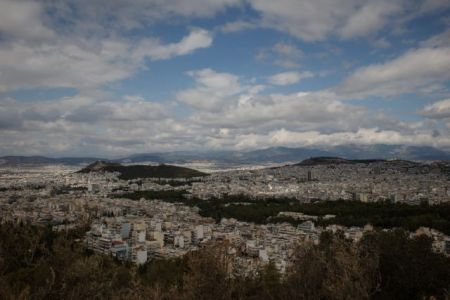 Καιρός – Ηλιοφάνεια και άνοδος της θερμοκρασίας – Πού θα «χτυπήσει» 30άρια