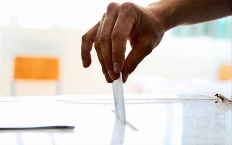 Η εισήγηση για πρόωρες εκλογές που προβληματίζει τον Μητσοτάκη