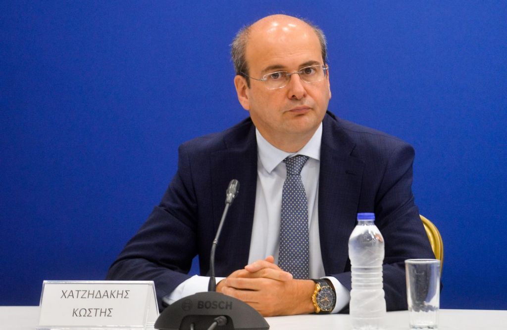 Χατζηδάκης: Μείωση εισφορών κατά μισή μονάδα από την 1η Ιουνίου