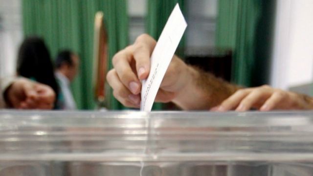 Δημοσκόπηση: Ένας στους πέντε ψηφοφόρους του ΣΥΡΙΖΑ «φλερτάρει» με το ΚΙΝΑΛ