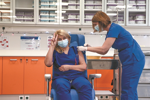 Εμβόλιο – «Από τον Φεβρουάριο έπρεπε να είχε επιβληθεί η υποχρεωτικότητα του εμβολιασμού»