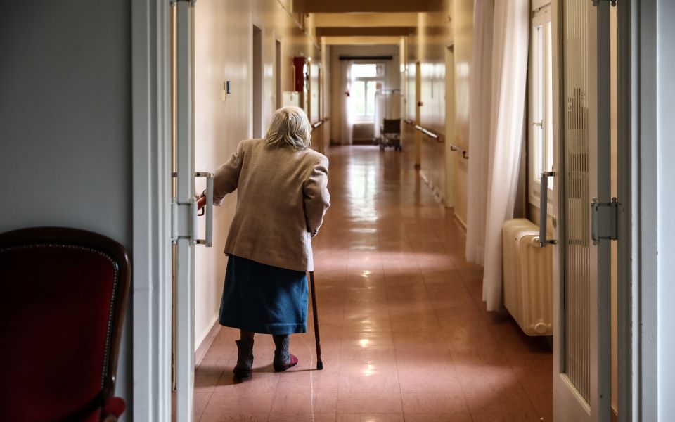 Συναγερμός σε γηροκομείο στη Λαμία – Εντοπίστηκαν 15 κρούσματα κορωνοϊού