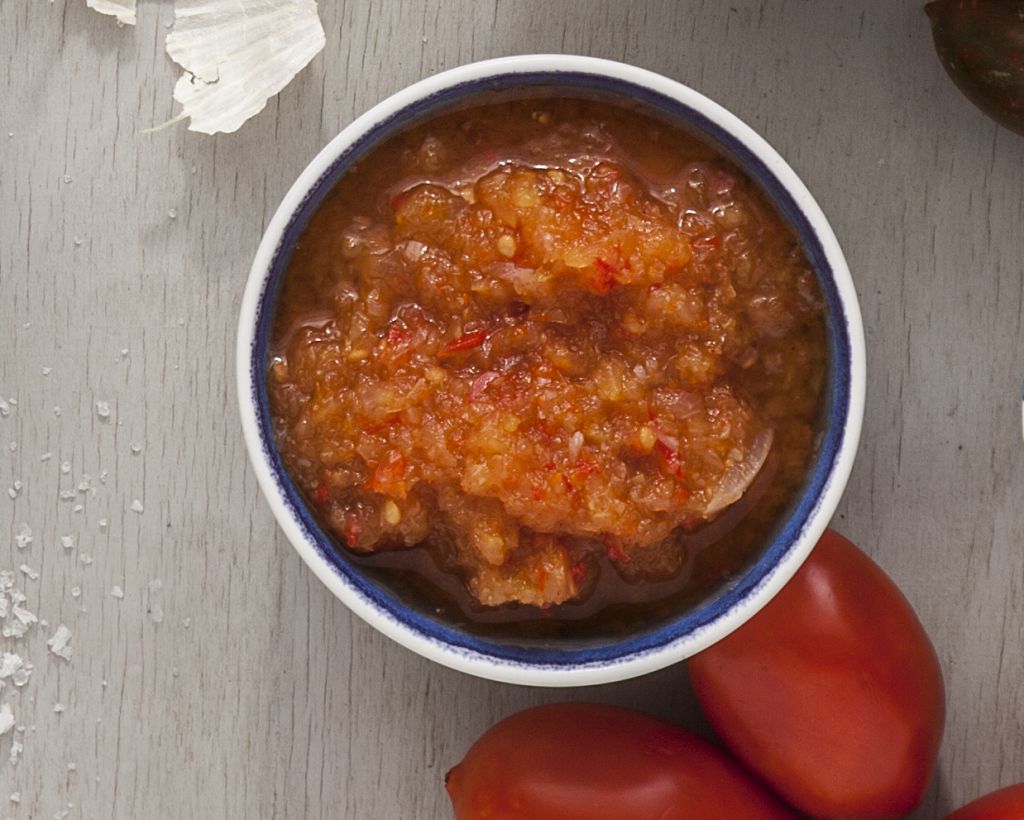 Βινεγκρέτ ντομάτας με φρέσκο δυόσμο