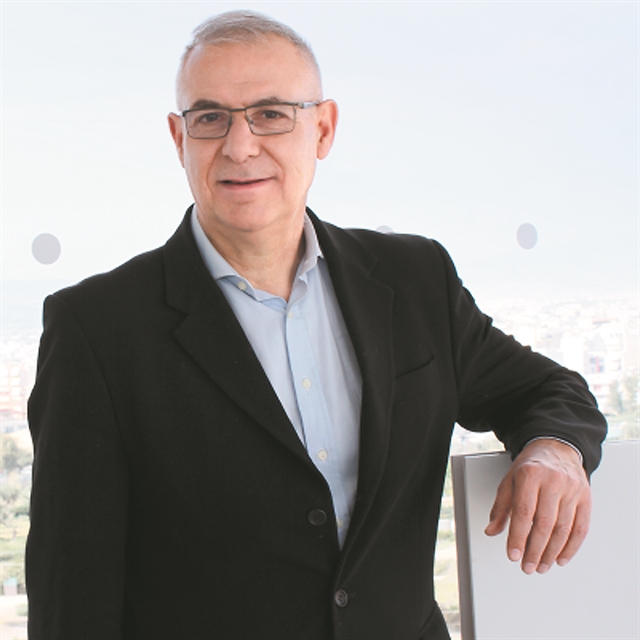 Με τα φτερά της γνώσης