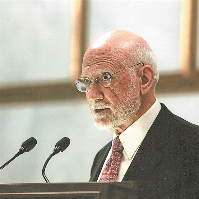 «Η μείωση της ύλης δεν συνεπάγεται ευκολία θεμάτων»