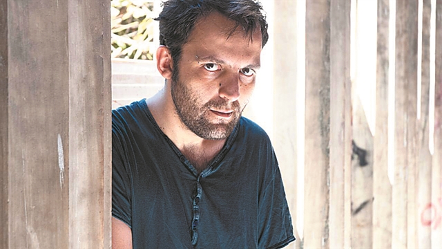 Φιλία στη «σκοτεινή» Αθήνα