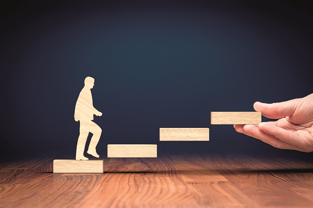 Η οικονομική ανάκαμψη αυξάνει τις πολιτικές μας ευθύνες