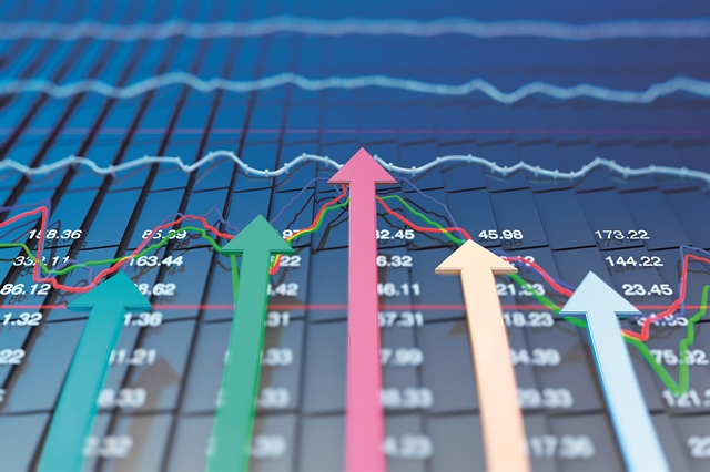 «Ελατήριο» η οικονομία,φέρνει επενδύσεις και εισοδήματα