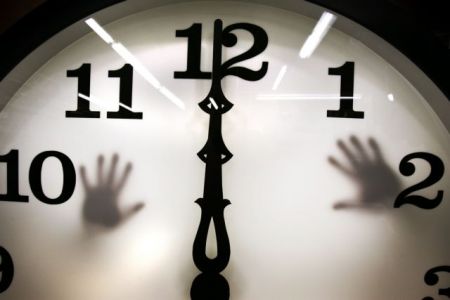 Αλλαγή ώρας – Πότε θα γυρίσουμε τα ρολόγια – Τι θα γίνει με την κατάργηση του μέτρου
