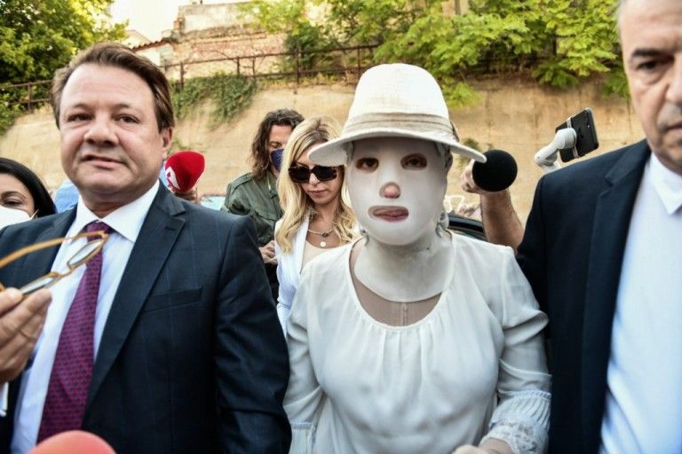 Επίθεση με βιτριόλι – Ποιες ήταν οι κουβέντες που αντάλλαξαν Ιωάννα – κατηγορουμένη