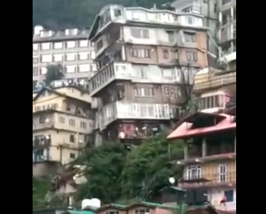 Ινδία – Η σοκαριστική στιγμή που καταρρέει πολυκατοικία 8 ορόφων | tovima.gr