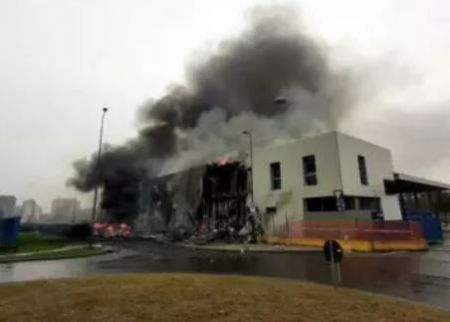 Ιταλία – Κατέπεσε ιδιωτικό αεροσκάφος με 6 επιβαίνοντες – Δίπλα σε σταθμό του μετρό