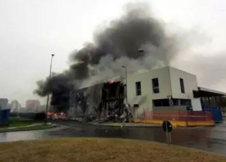 Ιταλία – Κατέπεσε ιδιωτικό αεροσκάφος με 6 επιβαίνοντες – Δίπλα σε σταθμό του μετρό