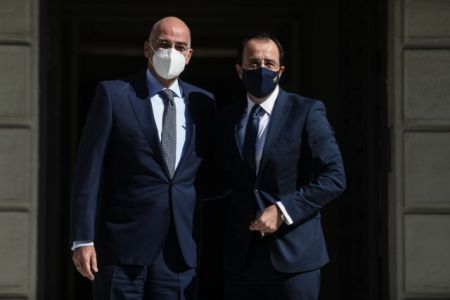 Συνάντηση Δένδια με Χριστοδουλίδη – Η Ελλάδα δεν εκφοβίζεται – Η Τουρκία υπονομεύει τις διερευνητικές επαφές