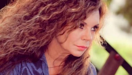 Κορωνοϊός – Στο νοσοκομείο ξανά η Ελένη Δήμου