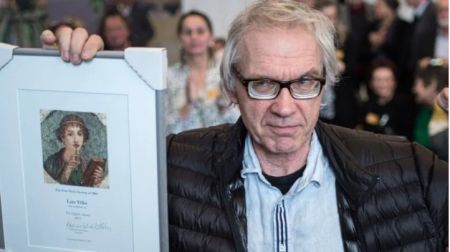 Σουηδία – Νεκρός σε φρικτό τροχαίο ο σκιτσογράφος του… Μωάμεθ – Σκοτώθηκε και η φρουρά του