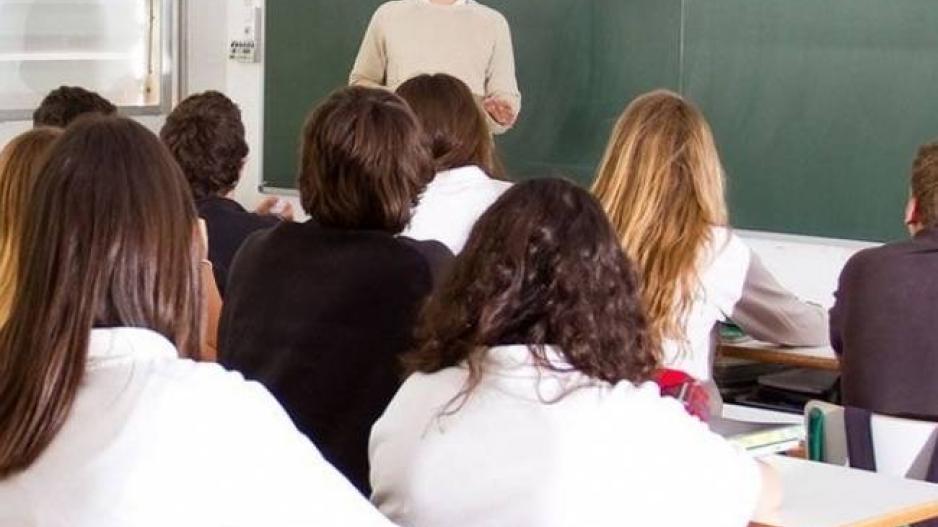 Αξιολόγηση εκπαιδευτικών – Μαίνεται ο «πόλεμος» υπ. Παιδείας και ΔΟΕ