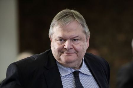 Venizelos lashes out at government over high number of COVID-19 deaths