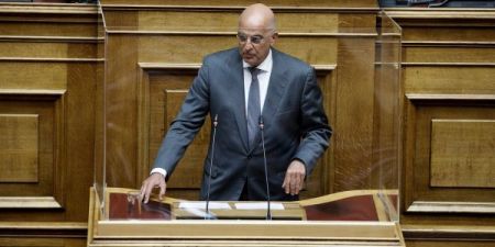 Δένδιας στη Βουλή – Η εθνική ομοψυχία είναι το ίδιο ισχυρό όπλο όπως και οι φρεγάτες