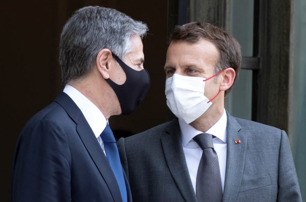 AUKUS – Ξαφνική συνάντηση Μακρόν-Μπλίνκεν στο Παρίσι