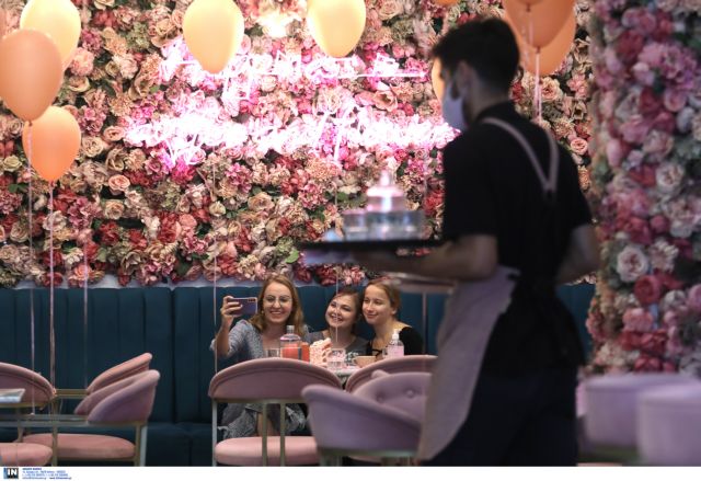 Κορωναοϊός – Επιστρέφουν στην κανονικότητα οι εμβολιασμένοι – Νέο τοπίο σε εστίαση και διασκέδαση