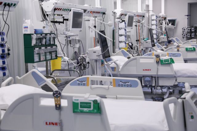Κορωνοϊός: «Καμπανάκι» με την αύξηση εισαγωγών μέσα σε μία εβδομάδα – Χτες νοσηλεύτηκαν πάνω από 440 ασθενείς | tovima.gr