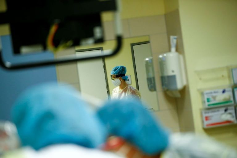 Κορωνοϊός – «Καμπανάκι» για την αντοχή του συστήματος Υγείας τον χειμώνα