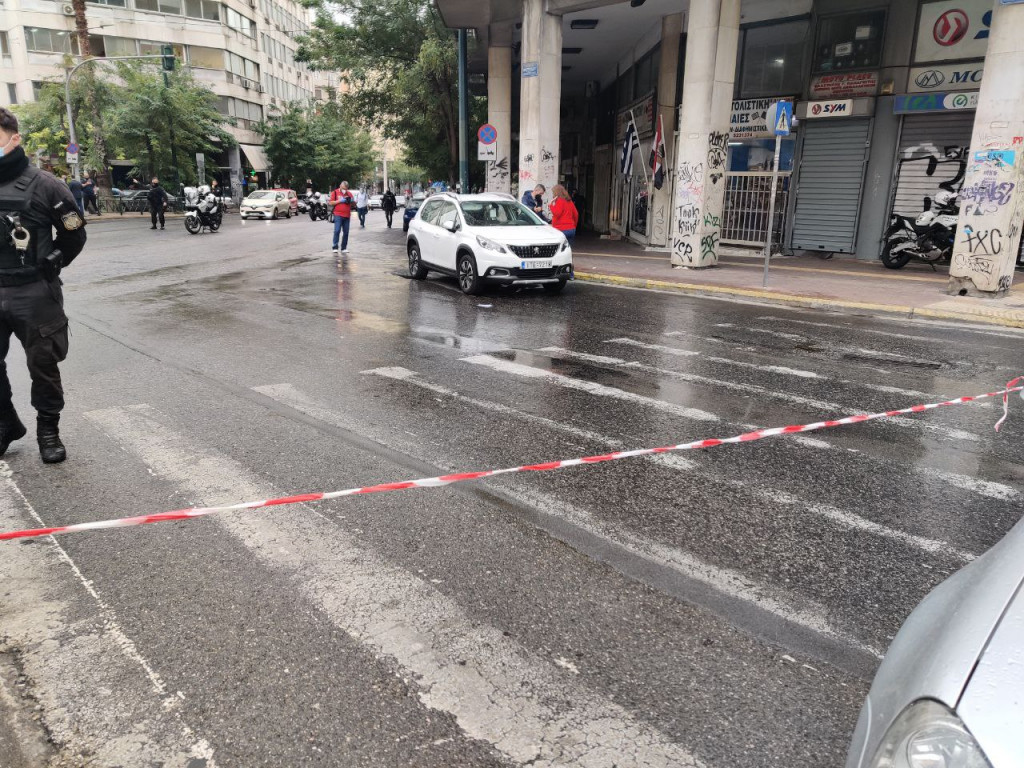 Με βαρύ ποινικό μητρώο ο 35χρονος που εμβόλισε αστυνομικούς στο κέντρο της Αθήνας