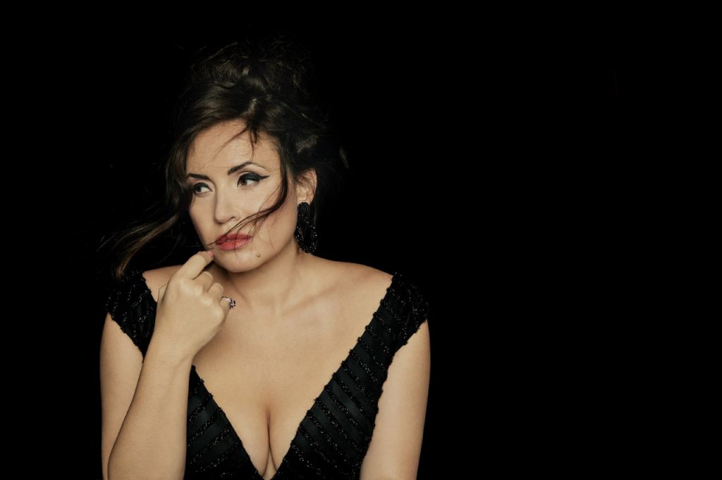 Σόνια Γιόντσεβα αποκλειστικά στο BHMAgazino – Mια ντίβα στην Αθήνα