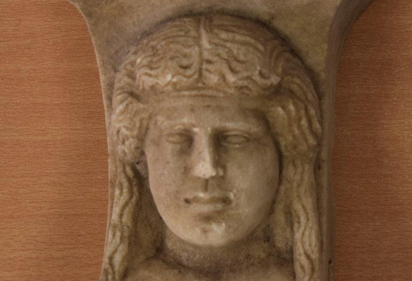 Σπείρα αρχαιοκάπηλων στην Ηλεία – Είχαν μέχρι και ακέραιη μαρμάρινη στήλη [εικόνες]