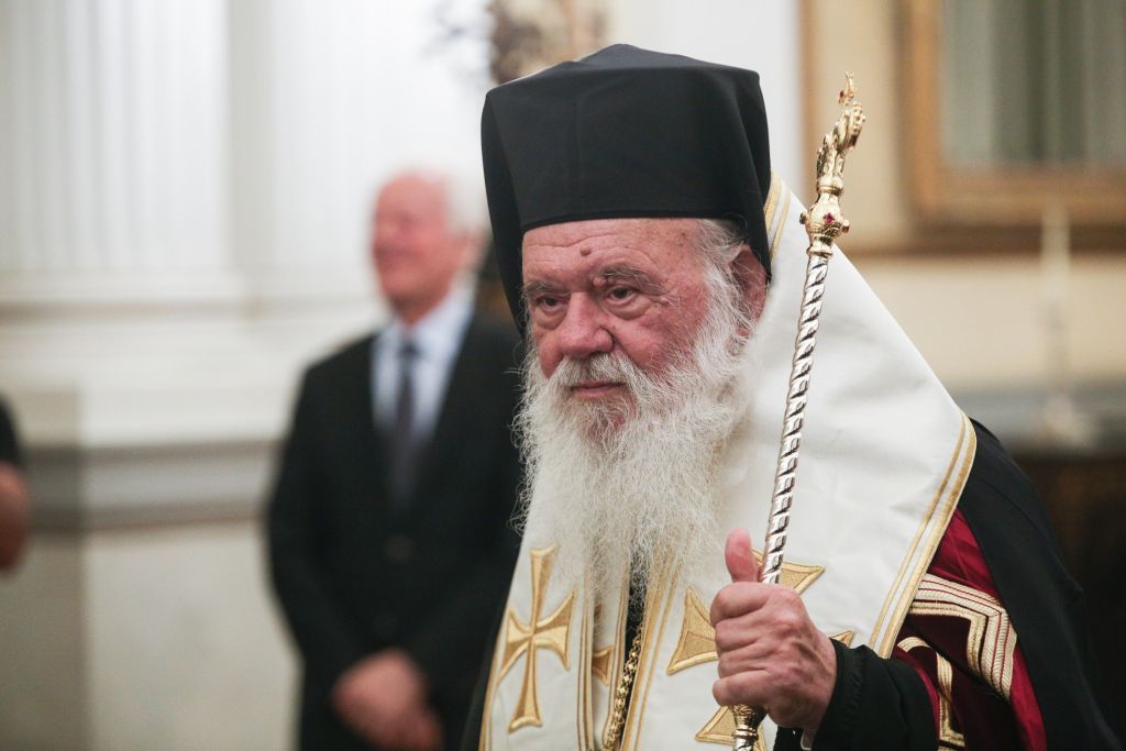 Ιερώνυμος – Όποιος διαφωνεί με τη γραμμή της Εκκλησίας να αποσυρθεί στο σπίτι του
