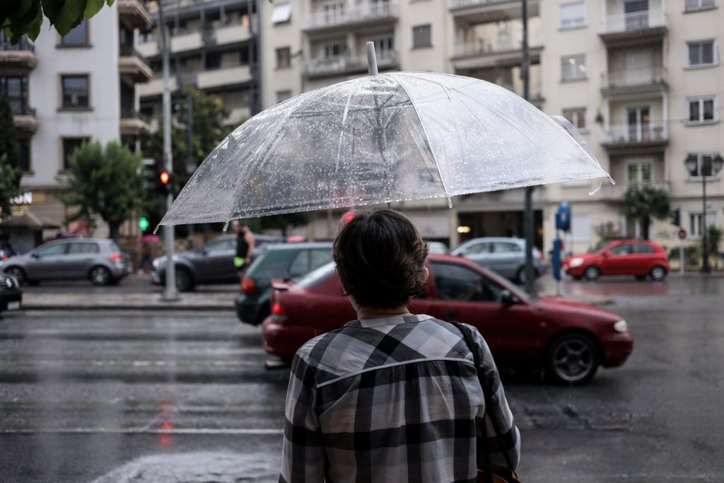 Κακοκαιρίας συνέχεια και τη Δευτέρα  – Πού θα έχει καταιγίδες και χαλαζοπτώσεις